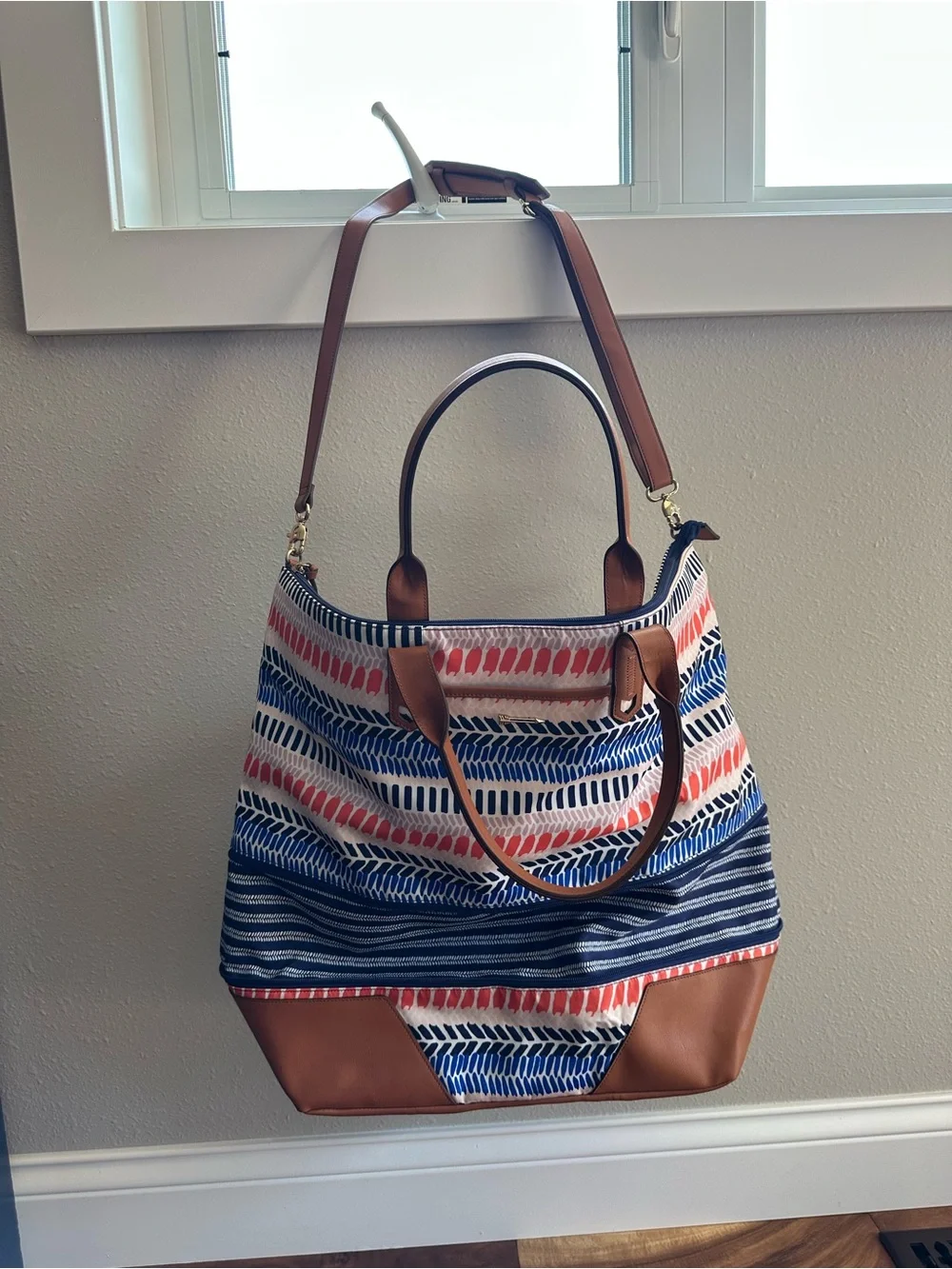 Stella & Dot Expandable Getaway Weekender Tote Bag